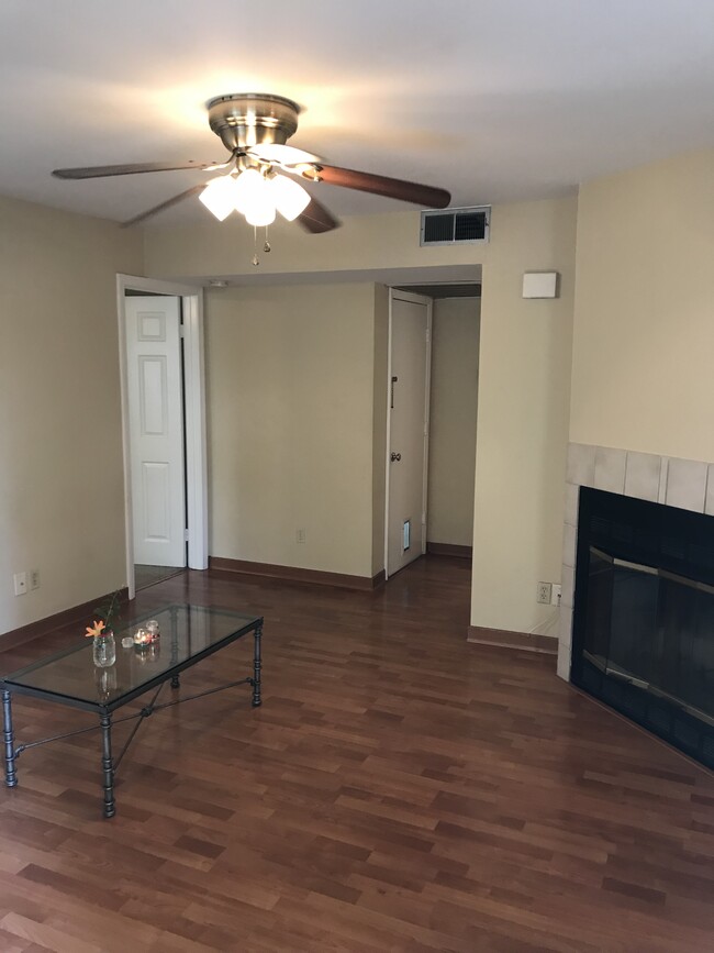 Living room with fireplace - 4525 Mississippi St