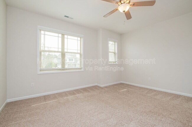 Building Photo - 550 W Copenhaver Dr