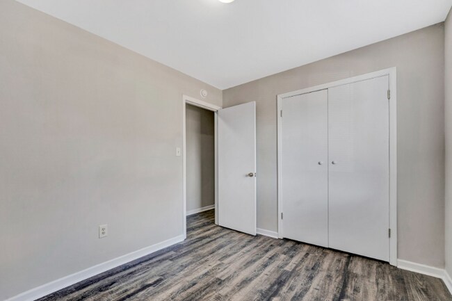 Building Photo - 1318 E Durst Ave