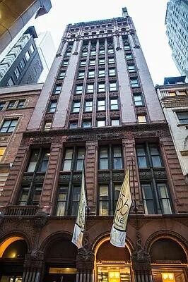 Building Photo - 56 Pine St