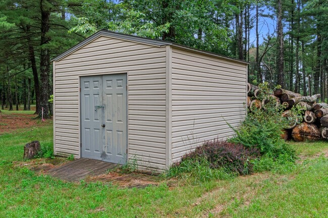 Building Photo - 1688 S Aurora Ln