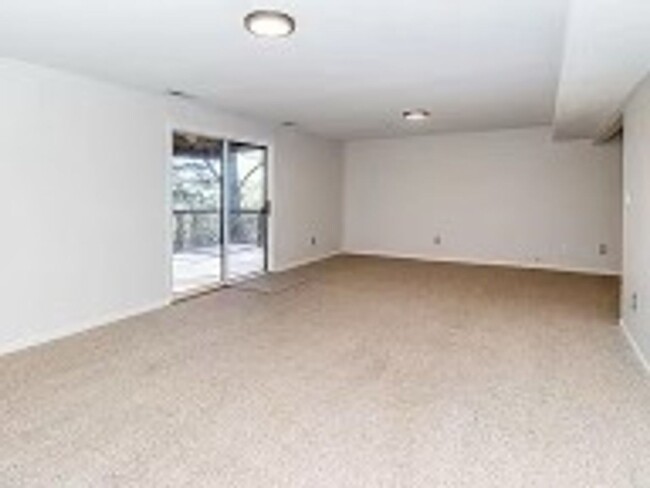 Building Photo - 4BR/3BR Home - $2,200/month