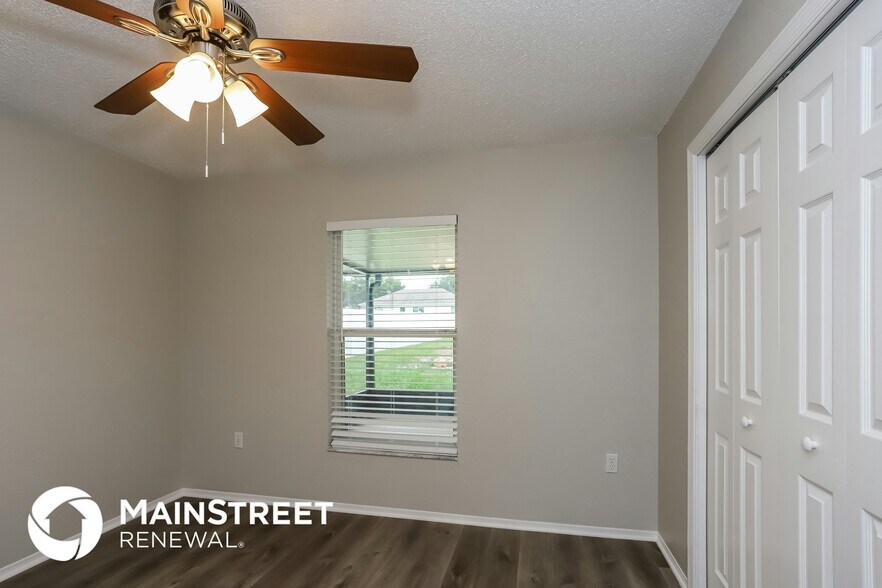 Building Photo - 5499 Moon Valley Dr