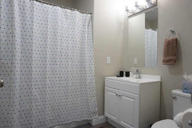 Building Photo - 140 Pearl St