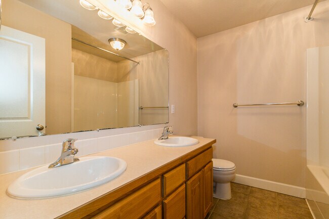 Building Photo - Wonderful 3-Bedroom,  2.5-Bath Home With Beautiful Primary Suite