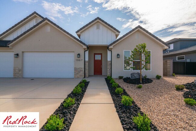 Building Photo - Beautiful 4-Bedroom 2.5 Bath with a 3 Car ...