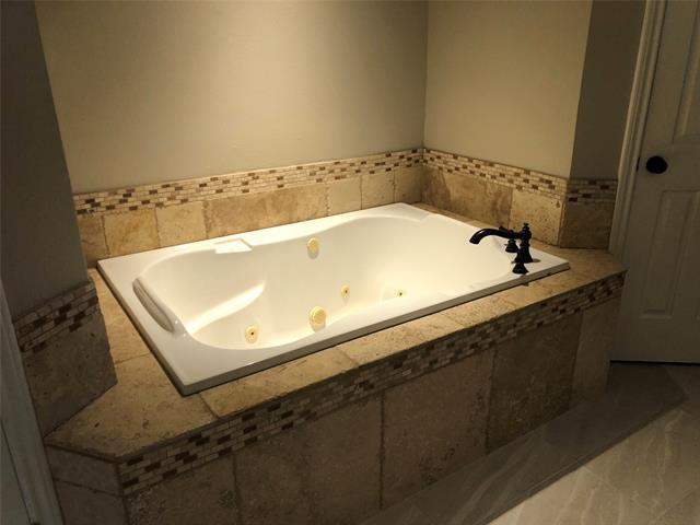 Building Photo - 10172 Wandering Way St