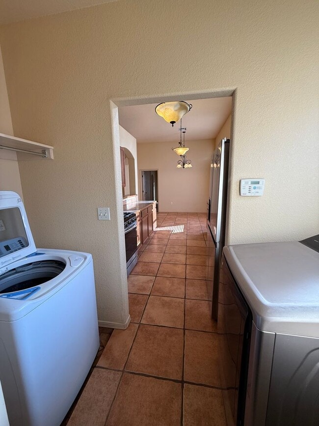 Building Photo - 4804 Camino Dos Vidas