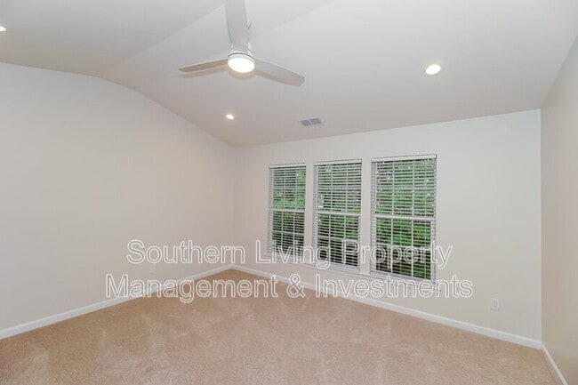 Building Photo - 10310 Blakeney Preserve Dr