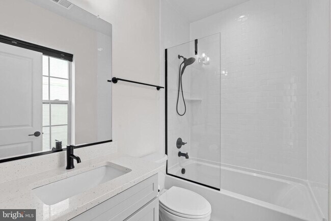 Building Photo - 5284 Ridgeview Retreat Dr