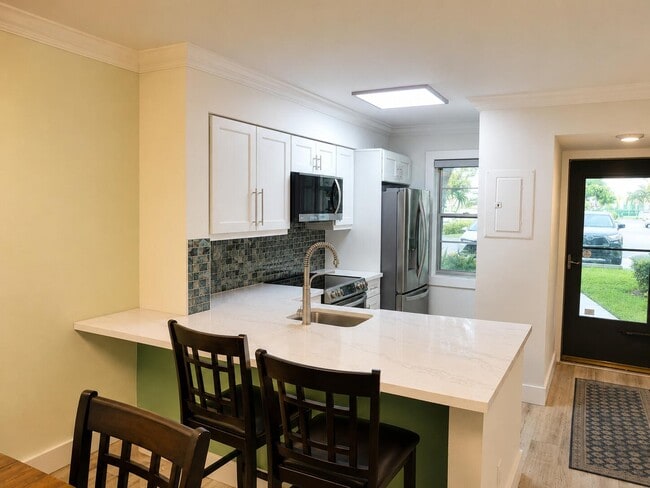 Building Photo - 2226 N Cypress Bend Dr