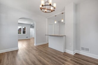 Building Photo - PENDING - Newly Renovated 3 Bedroom 2 Bathroom in