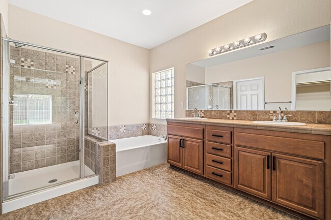 Building Photo - 1267 Oro Ridge
