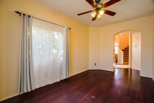 Building Photo - Large single family home on corner lot
