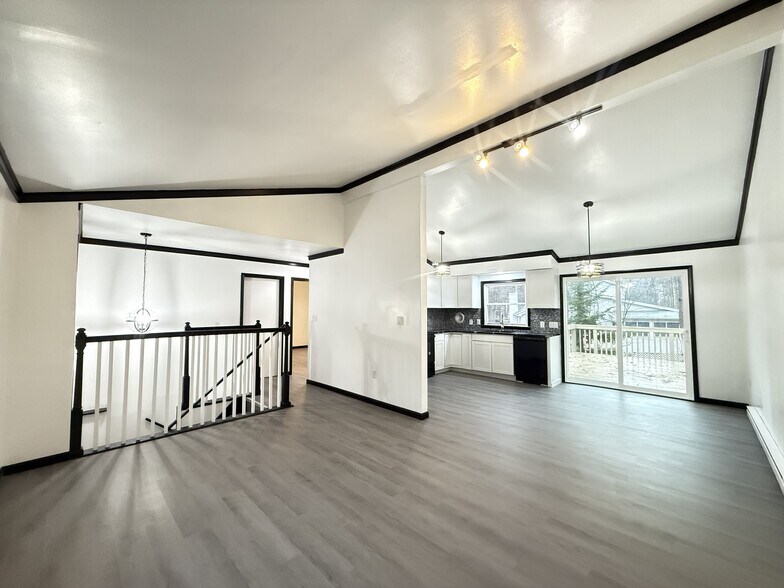 Building Photo - 8066 Red Squirrel Dr