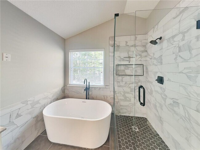 Building Photo - 2157 Capella Cir SW