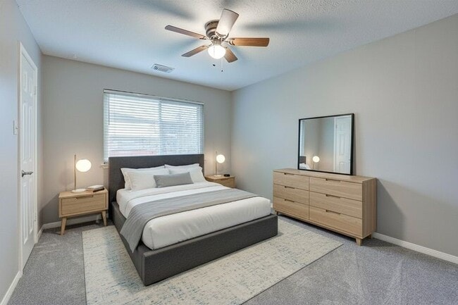 Building Photo - 3422 Mesquite Dr