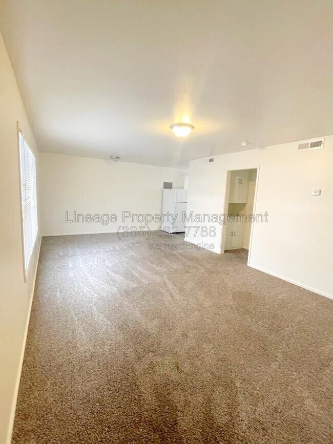 Building Photo - 1054 W 1520 N
