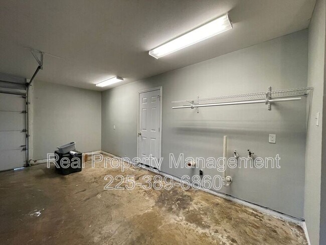 Building Photo - 15482 Patricia Dale Dr