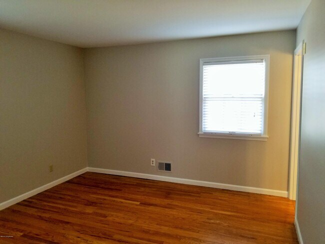 Building Photo - 8203 Camberley Dr