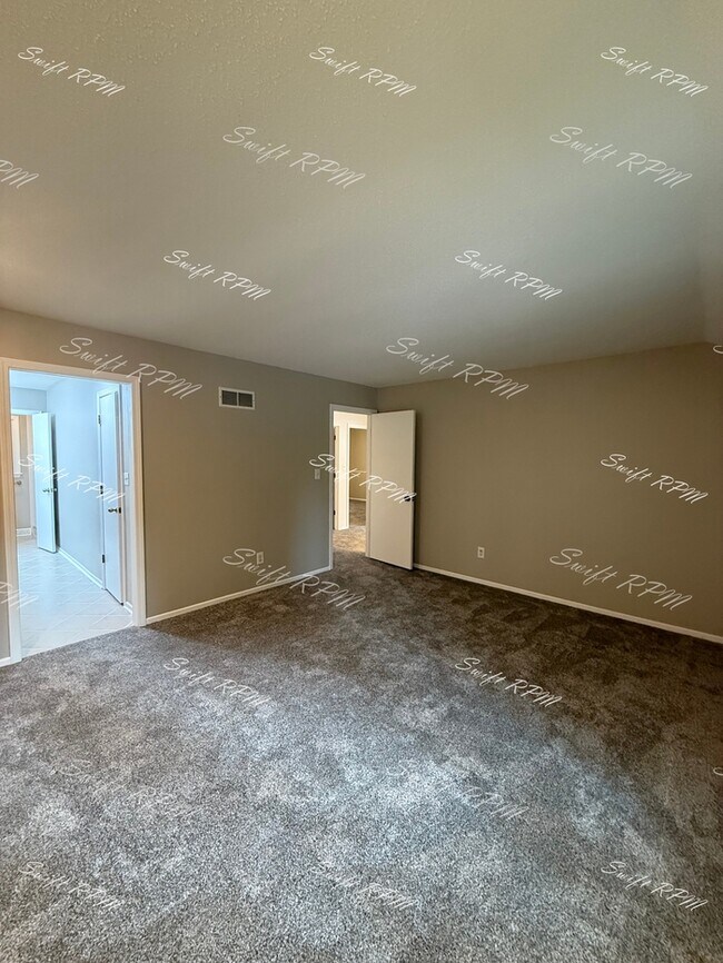 Building Photo - 11642 Grant Dr