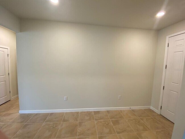Building Photo - 5060 Sparkling Water Wy