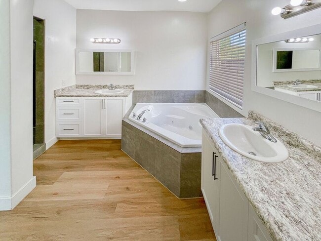 Building Photo - 3298 E Crimson Ridge Dr