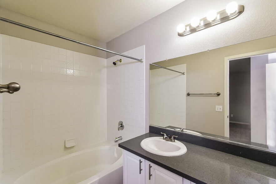 Building Photo - 5321 Clover Blossom Ct