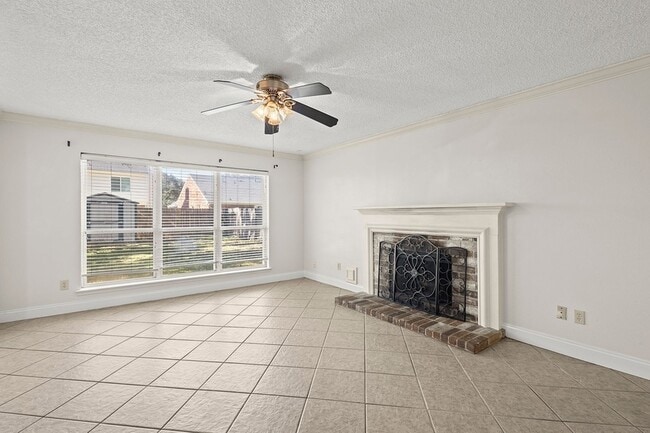 Building Photo - 22919 Garden Canyon Dr