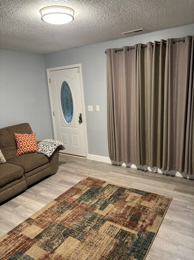 Building Photo - 279 Noles Dr