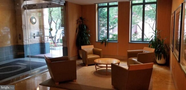 Building Photo - 1117 10th St NW