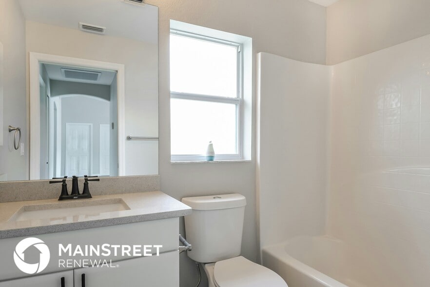 Building Photo - 2205 Honey Ln