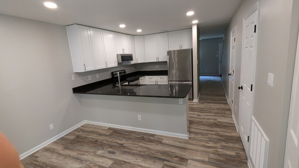 Building Photo - 2107 Alpine Rd