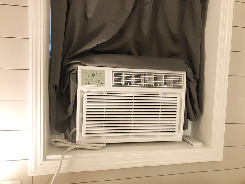 Building Photo - 1314 Golf Links Rd