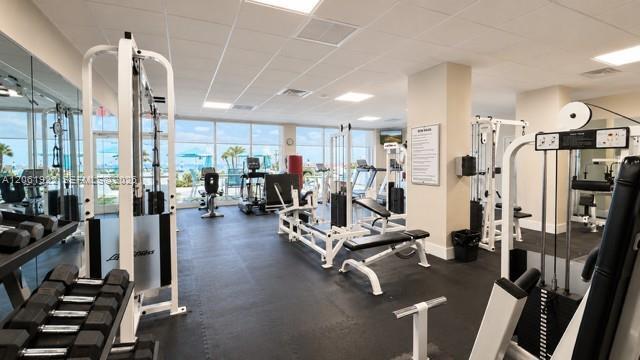 Building Photo - 3140 S Ocean Dr