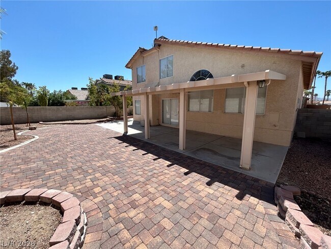 Building Photo - 2514 Quail Canyon Ave