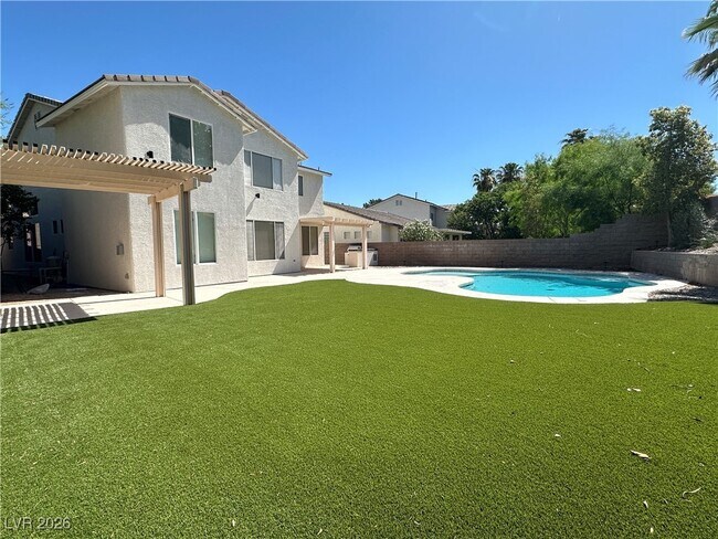 Building Photo - 2385 Quintet Ave