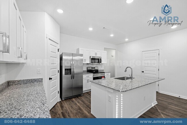 Building Photo - New Beginnings Start At AMRR: 4 bedroom / 2 bath in Apple Crossing!