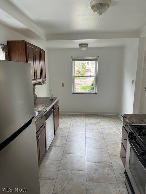 Building Photo - 799 Phoenix Ave