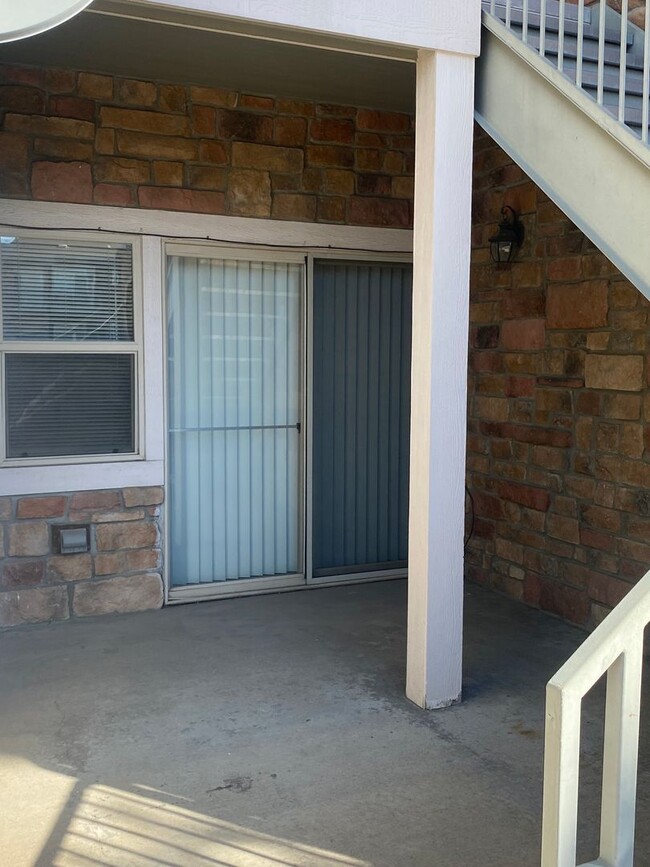 Building Photo - 2541 S Bahama Cir