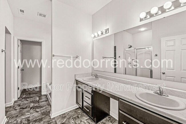 Building Photo - 4920 Penoyer Ln