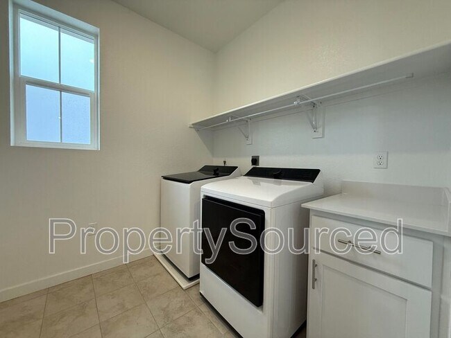 Building Photo - 1753 Lacey Ave