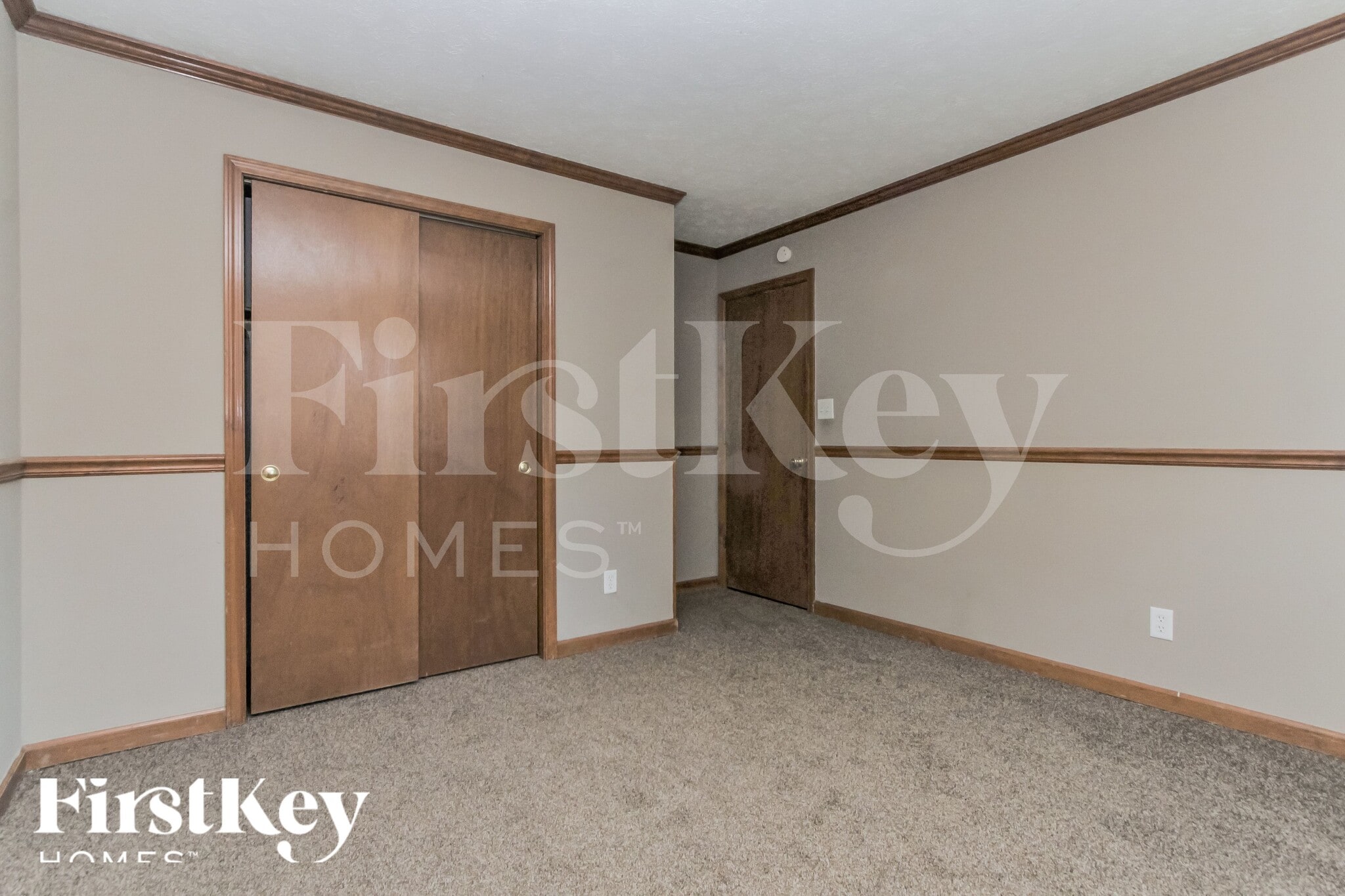 Building Photo - 2102 E Edgewood Ave