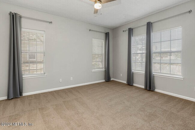 Building Photo - 12423 Forest Lake Cir E