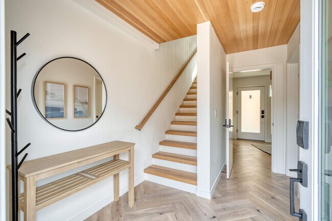 Building Photo - 5012-5022-5022 NE 26th Ave