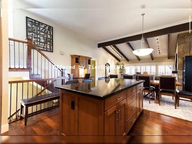 Building Photo - This property offers a NO DEPOSIT option available for qualified renters!