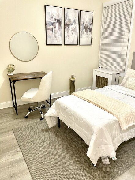 Building Photo - 2843 Woodbrook Ave