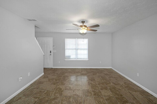 Building Photo - 134 Point Pl Dr