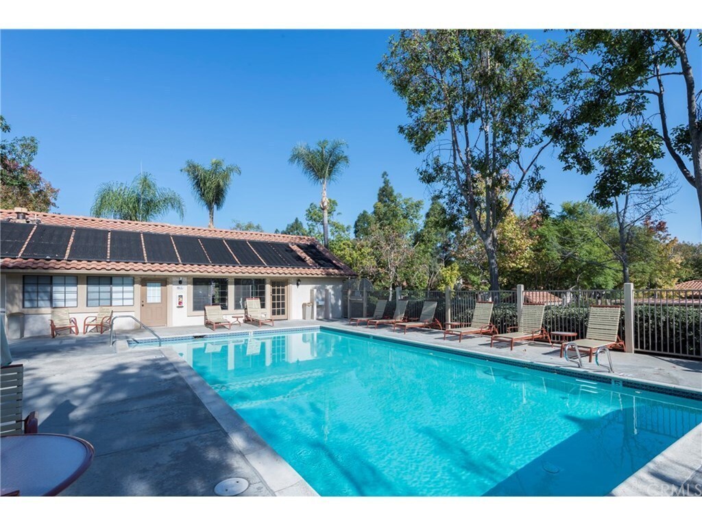 Building Photo - 10311 Azuaga St