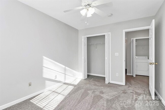 Building Photo - 2138 Winthrop Chase Dr